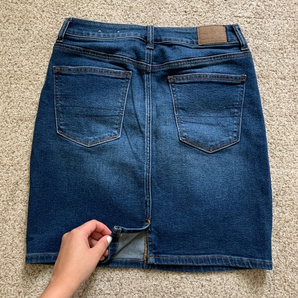NEVER WORN American Eagle Dark Blue Denim Skirt - Picture 3 of 5